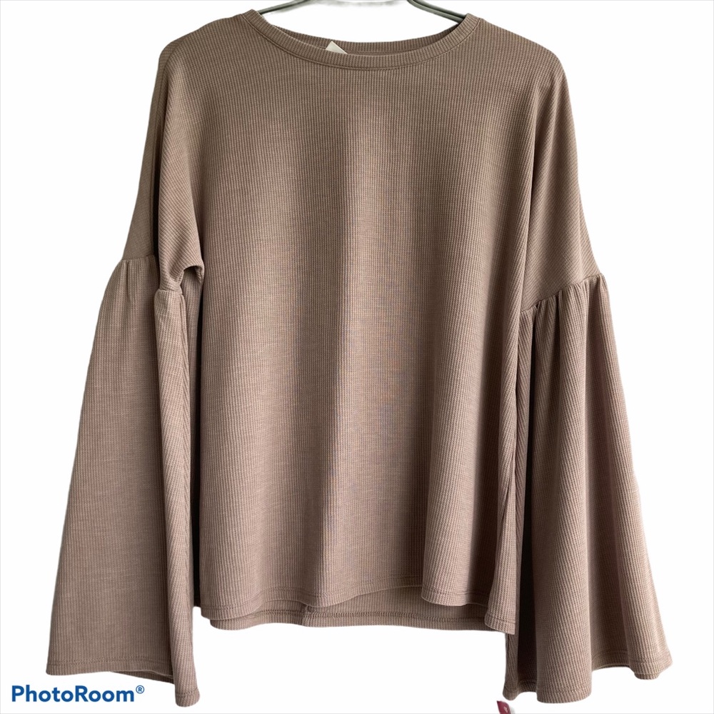 Tan long sleeves sleep shirt. Size xs